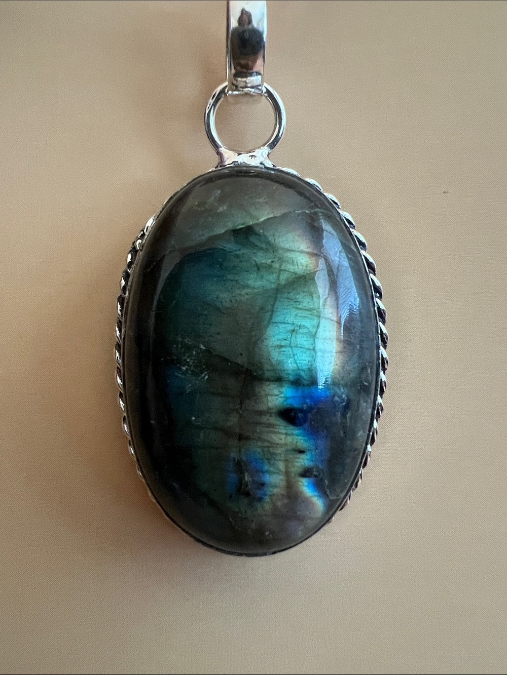Labradorite Oval Pendant Necklace in Blue-Green